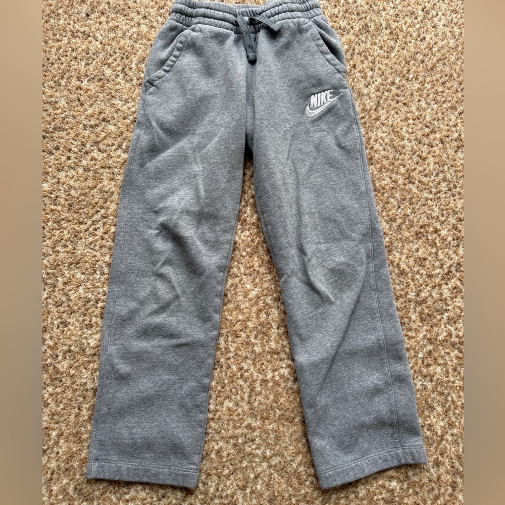 Nike Kids gray sweatpants size medium